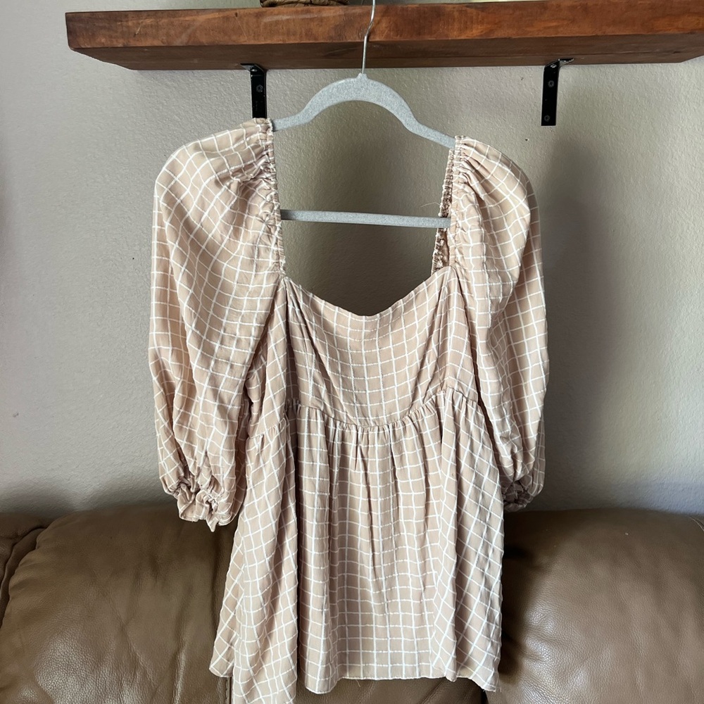 Storia Beige Checkered Puff Sleeve top
